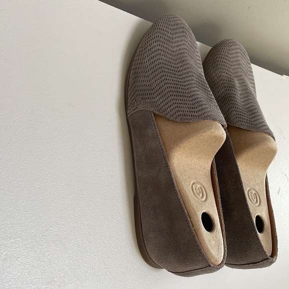 Lucky Brand Cattina Perforated Suede Slip On Flats, Size 8M, Taupe - Picture 9 of 13